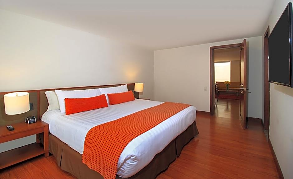 Hotel Windsor House Inn By GEH Suites