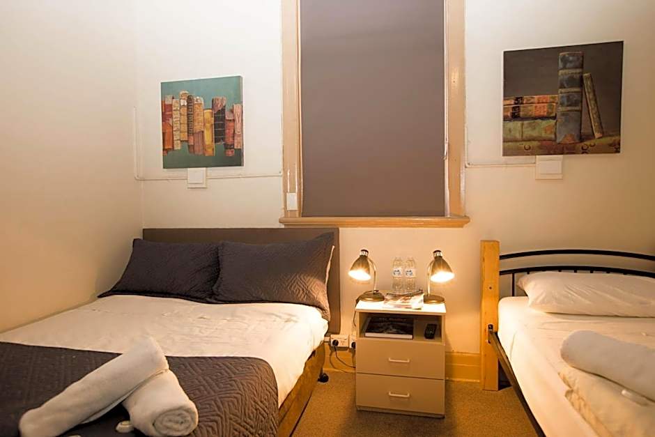 Delatite Hotel