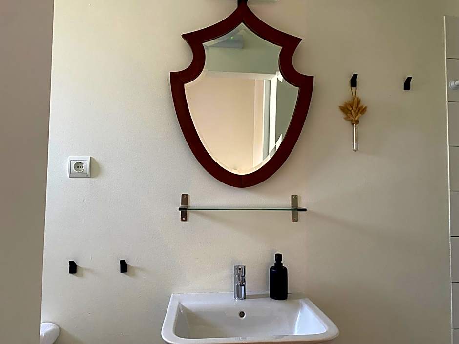 Les Filles (antiga Fonda de la Parra)