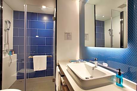 2 Single Standard Extra Floor Space