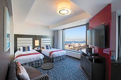 Corner Deluxe Fourth Room with Bay View - Non-Smoking - No Daily Cleaning and No towel change