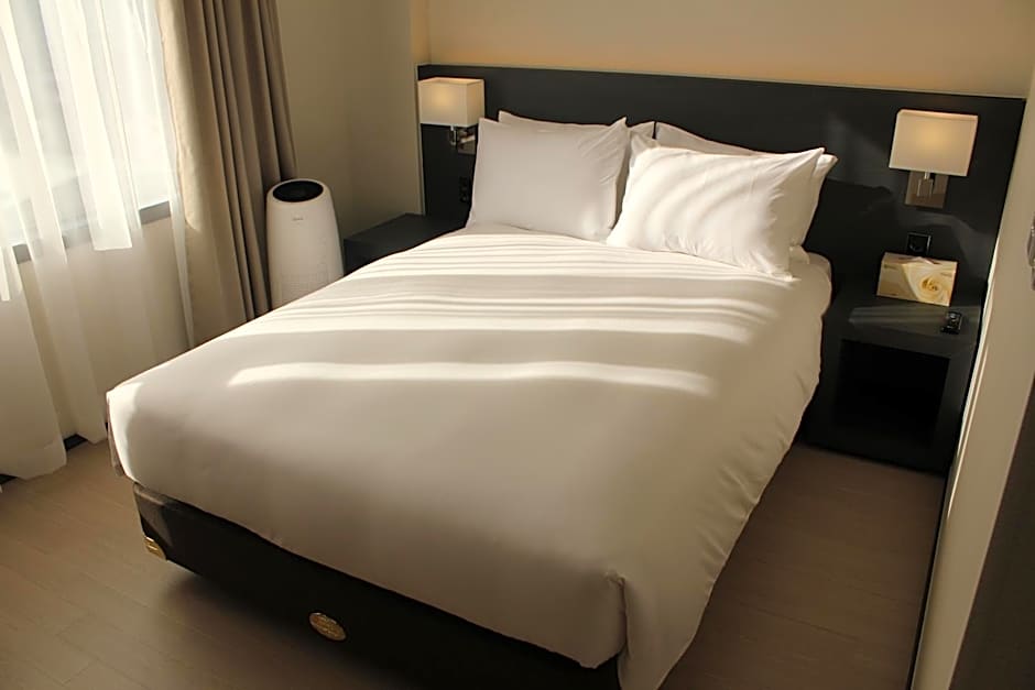 Geoje Artnouveau Suite Hotel