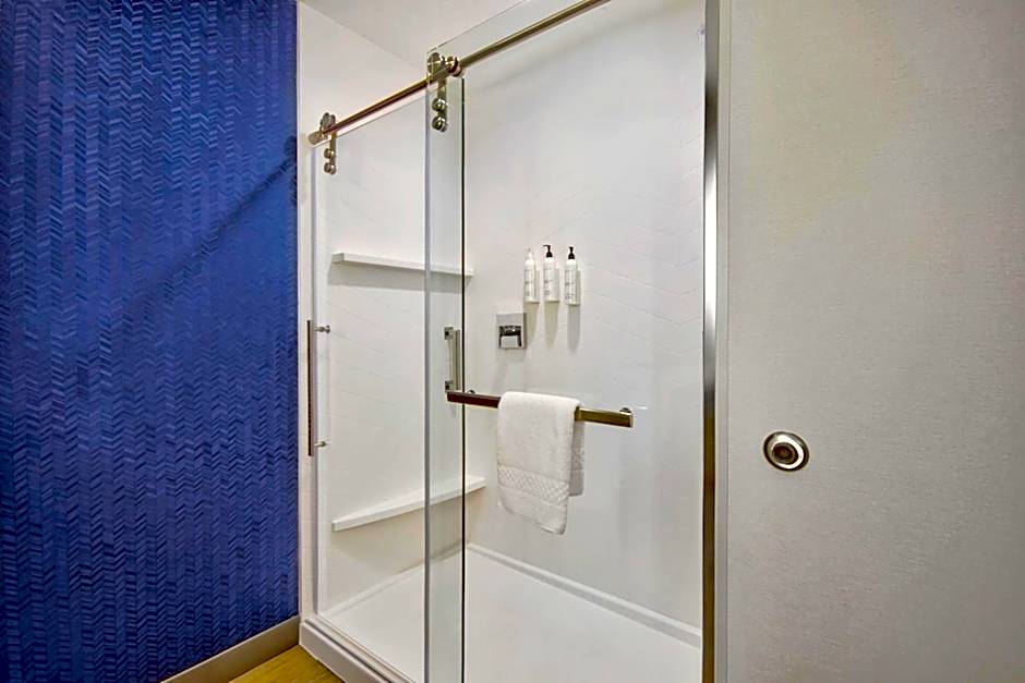 Fairfield by Marriott Inn & Suites Cincinnati North West Chester