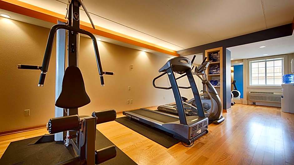 Crossroads Hotel & Event Center