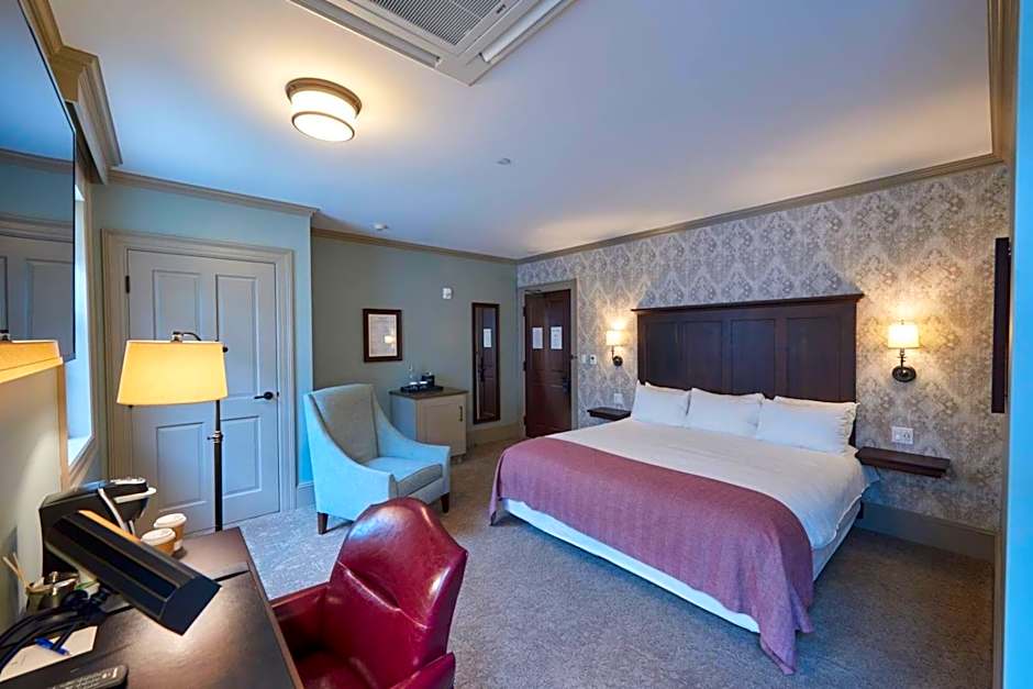 The Groton Inn