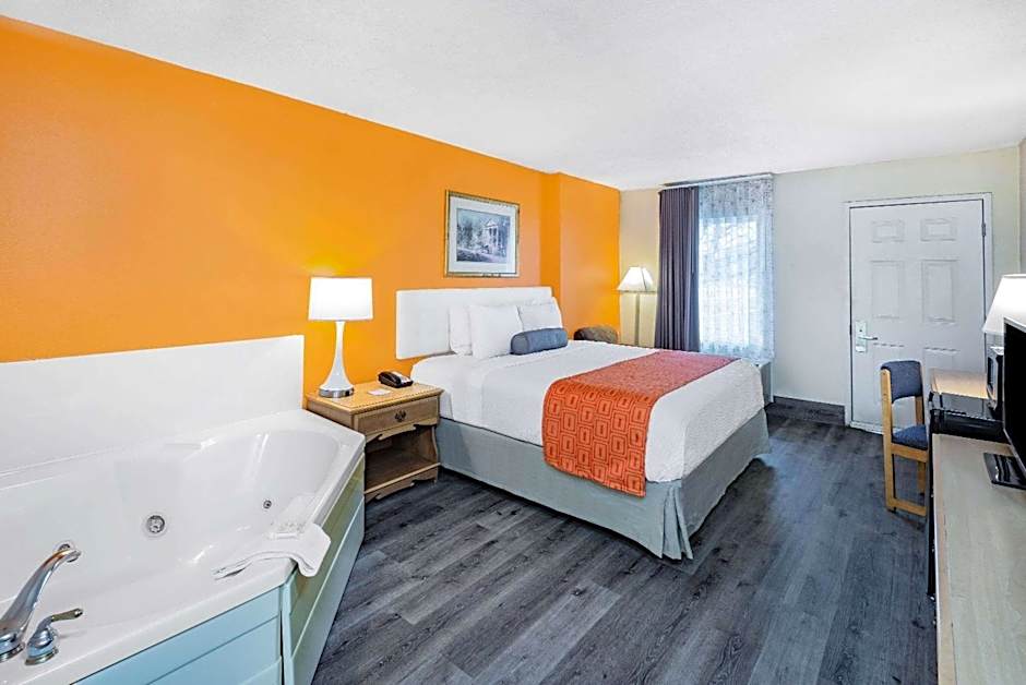 Howard Johnson by Wyndham Staunton