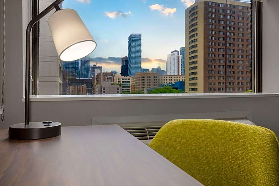 Hampton Inn & Suites by Hilton Toronto Downtown