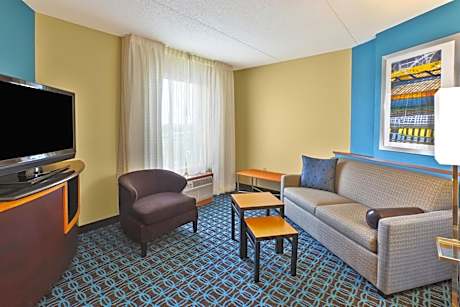 One-Bedroom King Suite with Sofa Bed