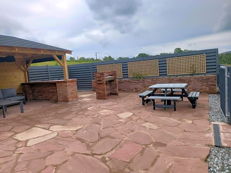 Westertonhill Lodges - Private Hot Tub Hire Available