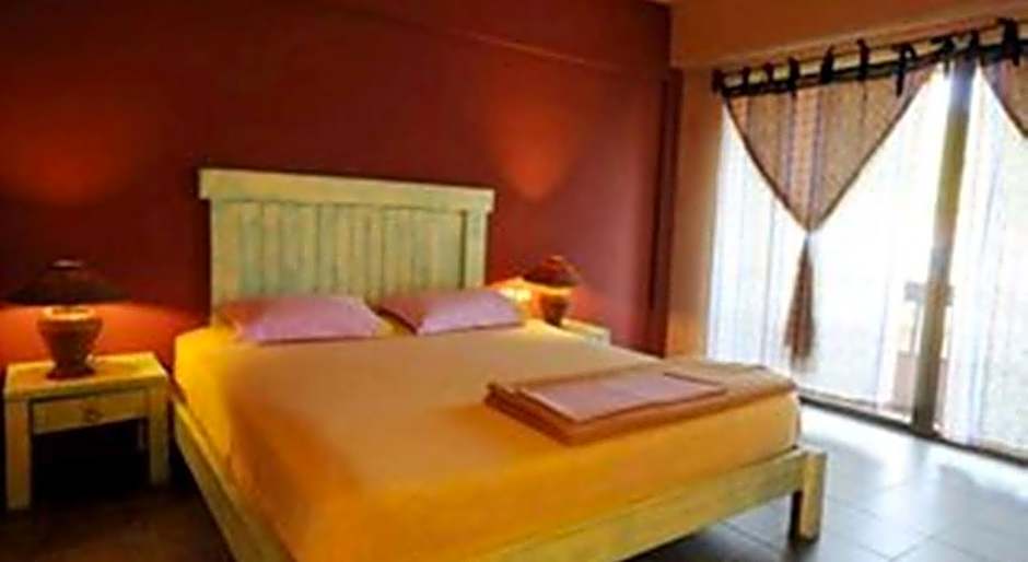 Casa Brazil Homestay & Gallery