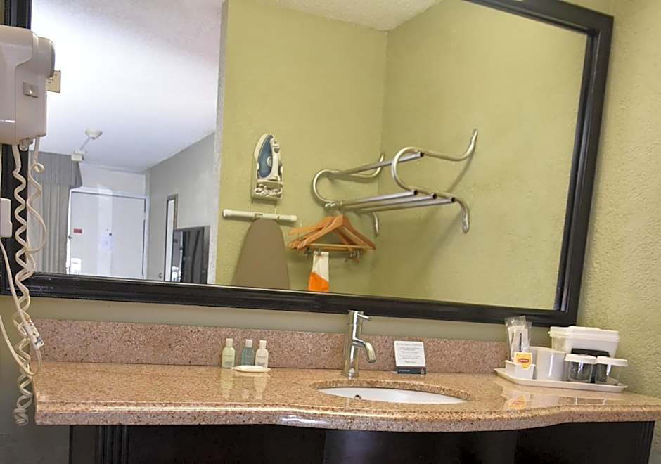 Days Inn by Wyndham Stuart