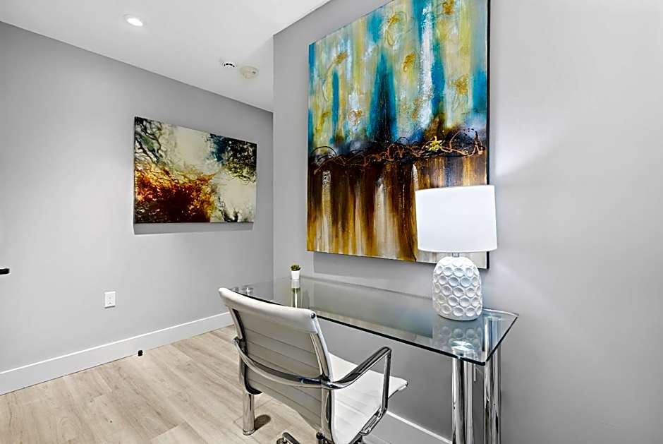 Global Luxury Suites at The Arches