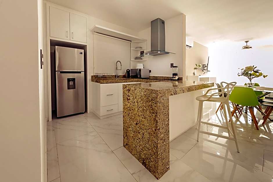 Mararena Family Apartments & Long Stay Living - Steps from 5th Avenue