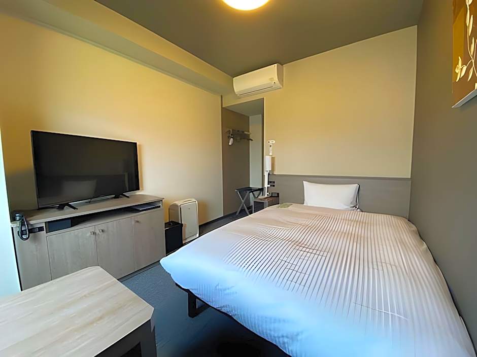 Hotel Route Inn Ohi Takahama