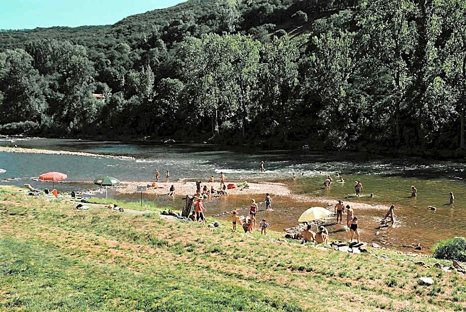 Hôtel Restaurant Le Relays du Chasteau - Logis Hôtel