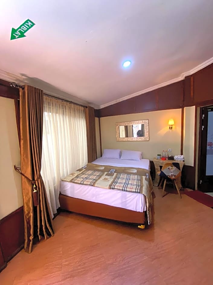 Red Chilies Hill Hotel