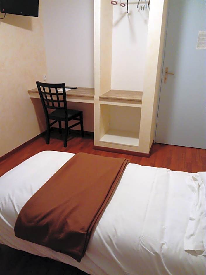 HOTEL L'AMERIVIERE***