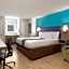 La Quinta Inn & Suites by Wyndham Oceanfront Daytona Beach