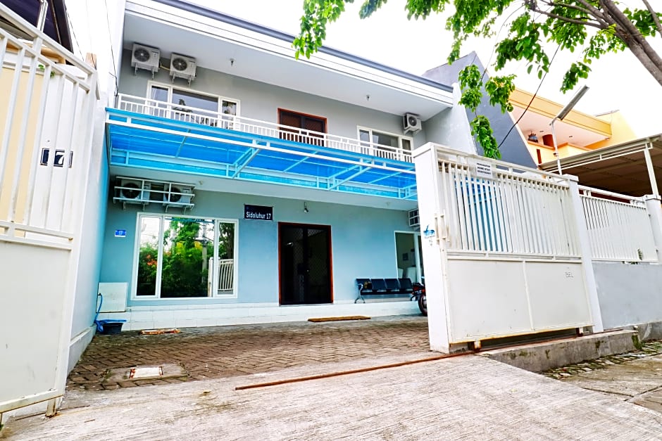 Casa Sidoluhur 17 by ZUZU