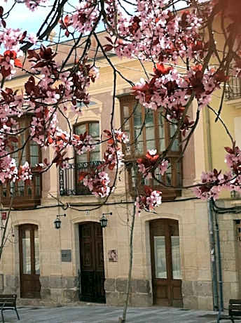 Emebed Posada