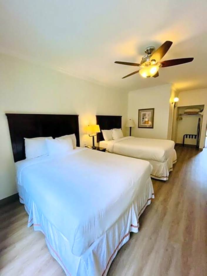 Photo 1 of 4 of 2 Queen Beds