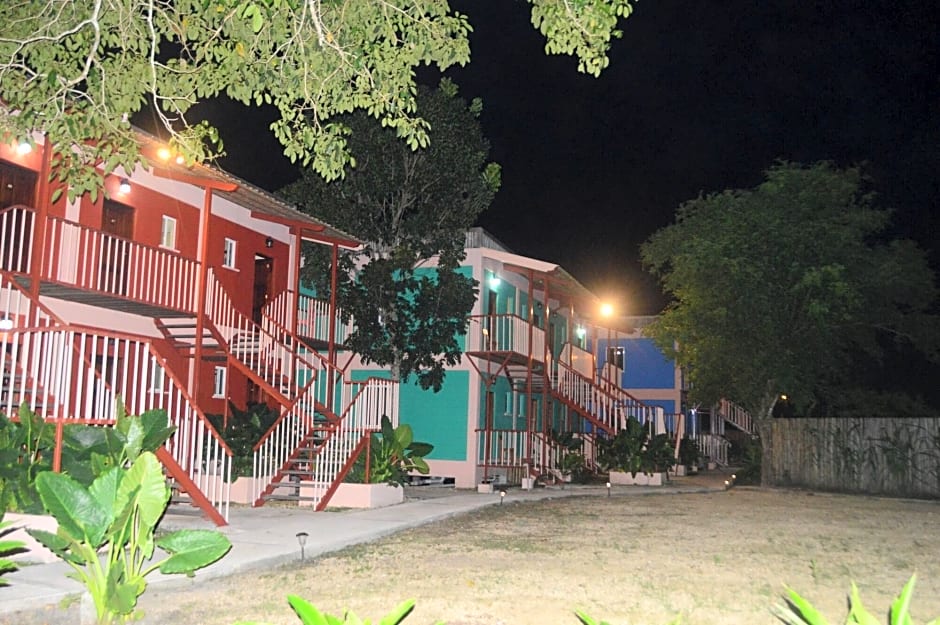 Lamanai Landings Hotel and Marina