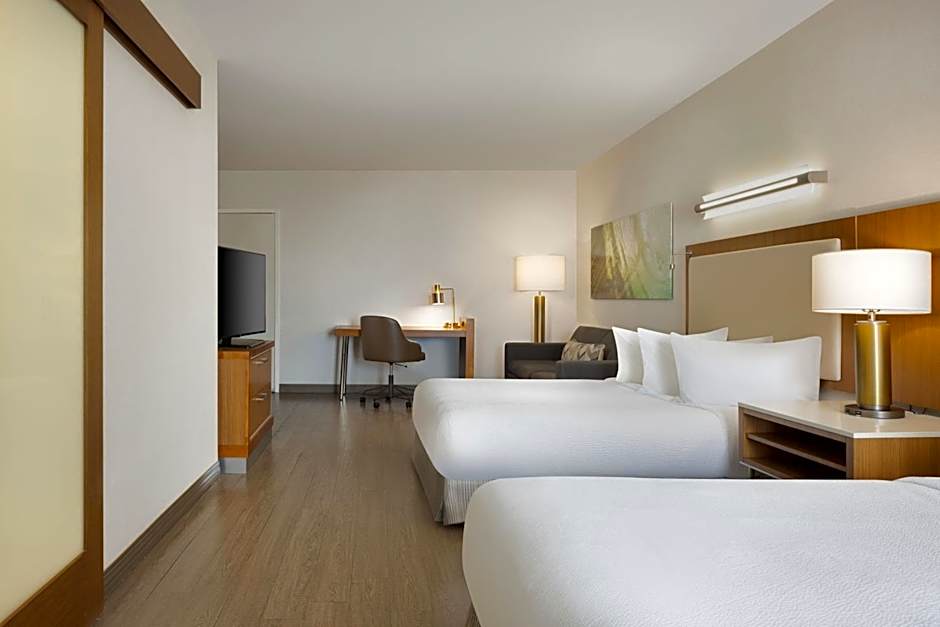 SpringHill Suites by Marriott Orange Beach at The Wharf