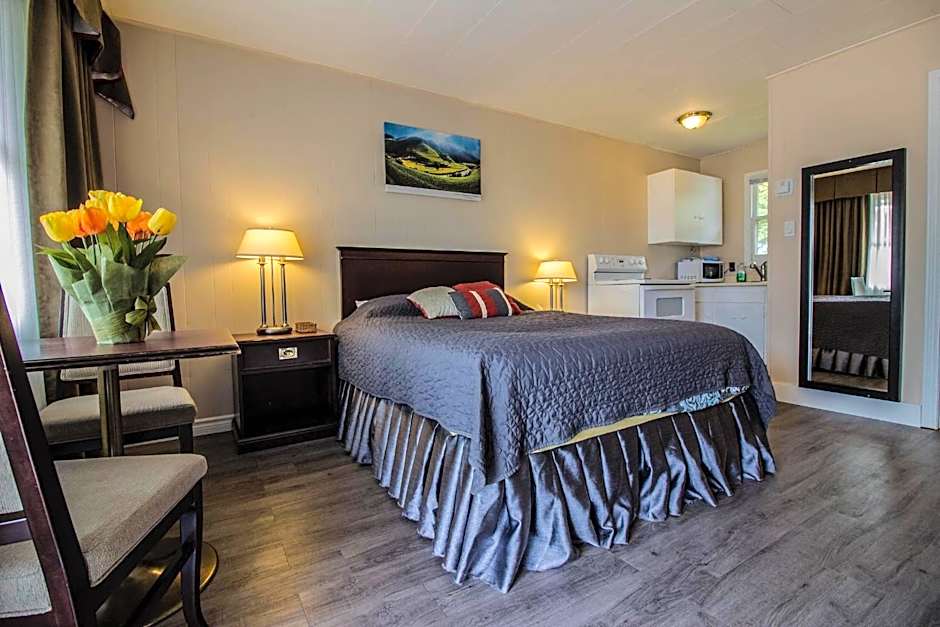 The White Horse Motel