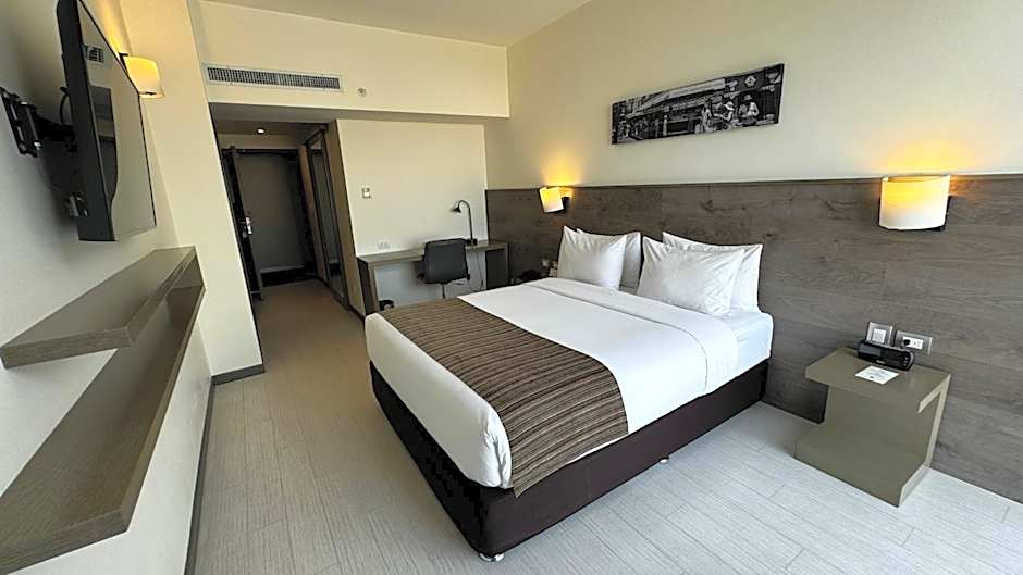 Best Western Plus Urban Larco Hotel