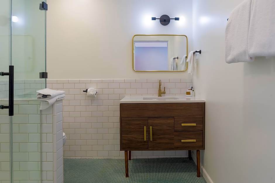 Signature Inn Oakland