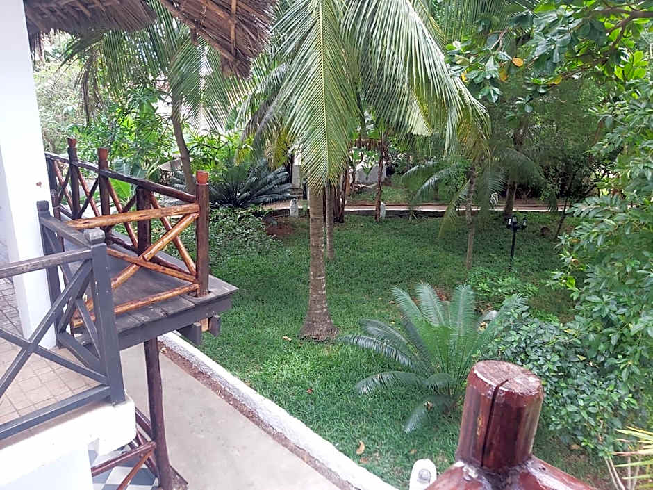 Langi Langi Beach Bungalows