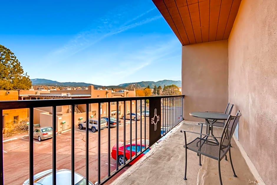 Piñon Court by La Fonda
