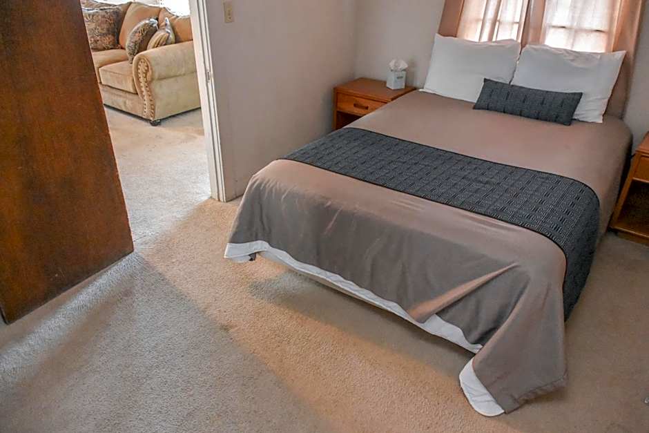 Panamint Springs Motel & Tents