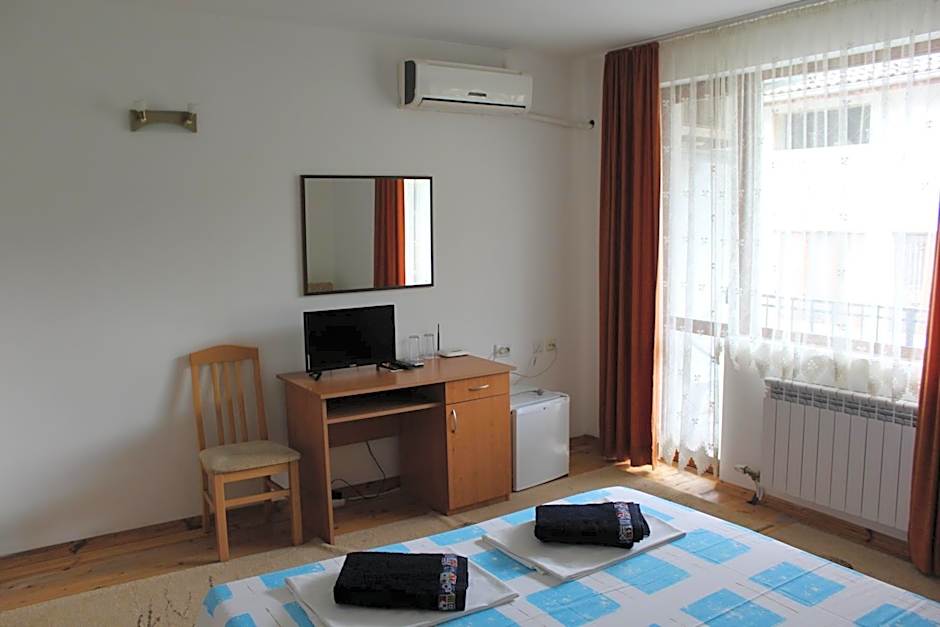 Guest Rooms Biju