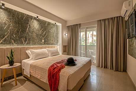 Junior Suite with Garden View