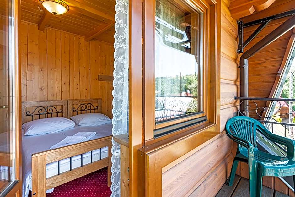 Willa Podhalanka Jacuzzi & sauna - drewniany dom dla 20 osób