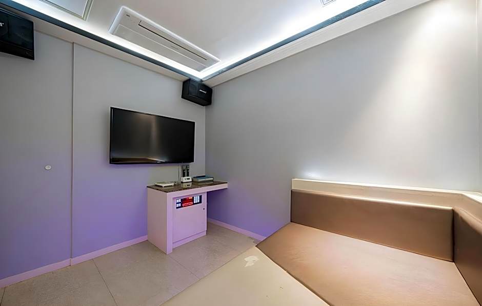 Hound Hotel Changwon - Jinhae Yongwon