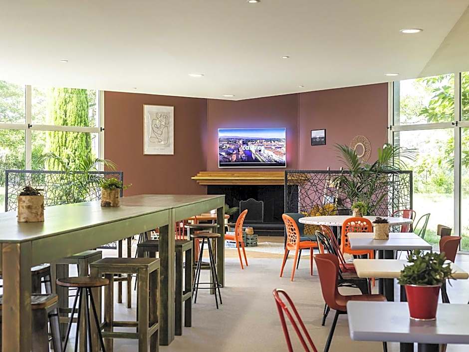 greet Hotel Castres Saix