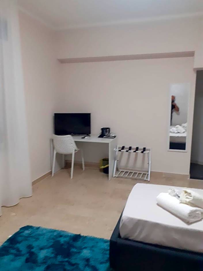 LOVELY BIANCO - Rooms & Apartment