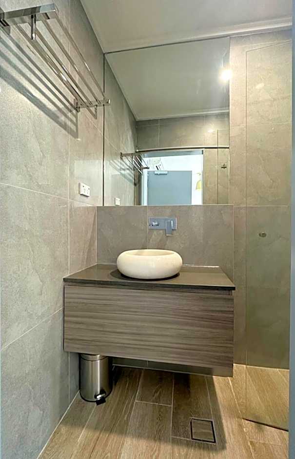 Sydney RiseOn Hotel