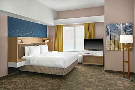 King Suite with Roll-In Shower and Trundle Sofa - Mobility Access