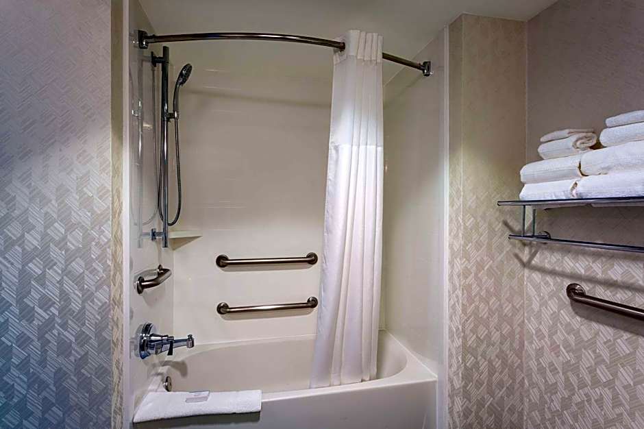 Hampton Inn By Hilton & Suites Herndon-Reston