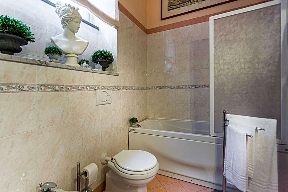 Casa Opera in Lucca With 2 Bedrooms and 2 Bathrooms