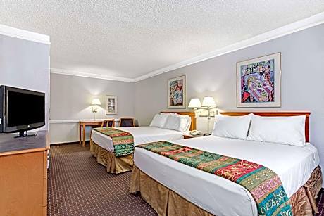 Deluxe Queen Room - Mobility Access/Non-Smoking