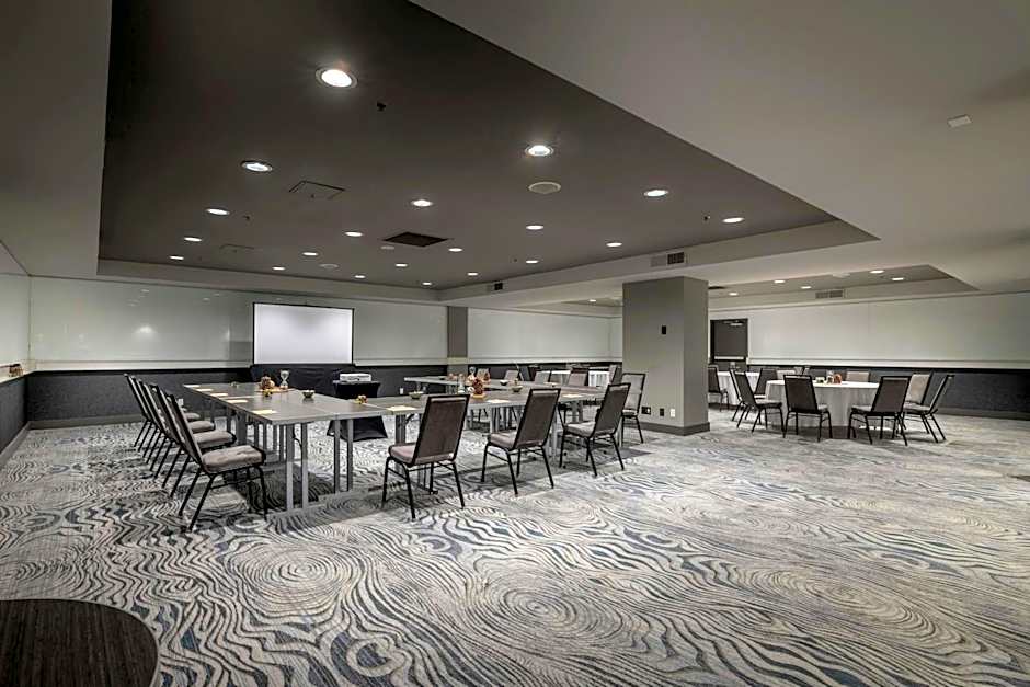 Renaissance Reno Downtown Hotel & Spa