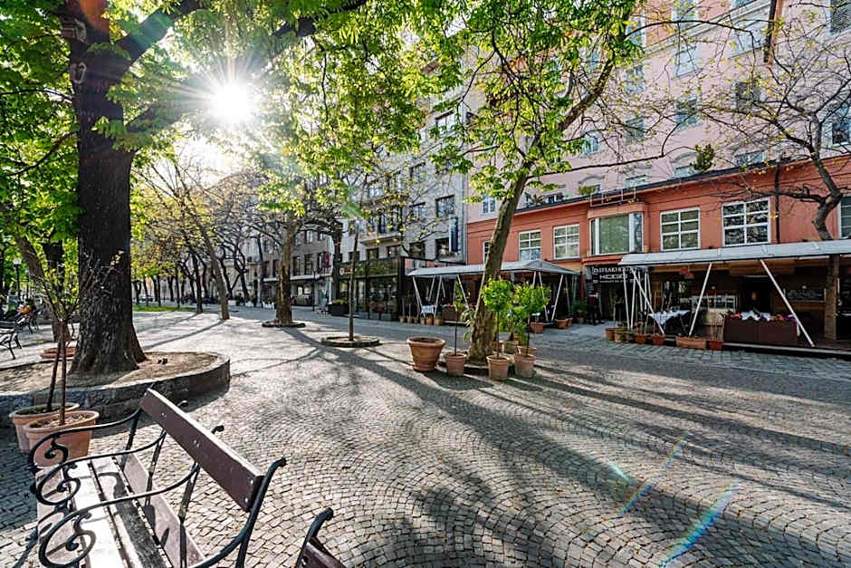 Petra Inn Apartments in historical palace Bratislava