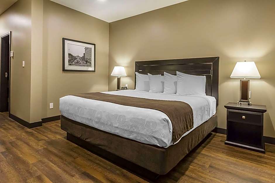 Quality Inn & Suites Saskatoon