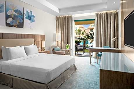 King Room - Pool Floor