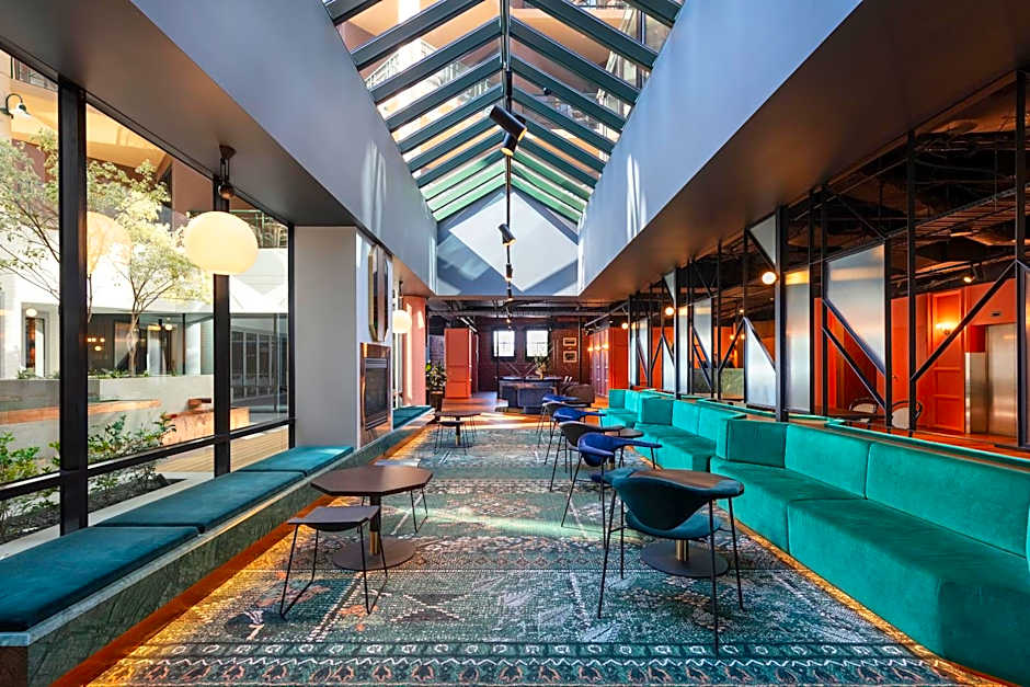 Amora Hotel Riverwalk