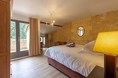 Character Room with Balcony or Terrrace